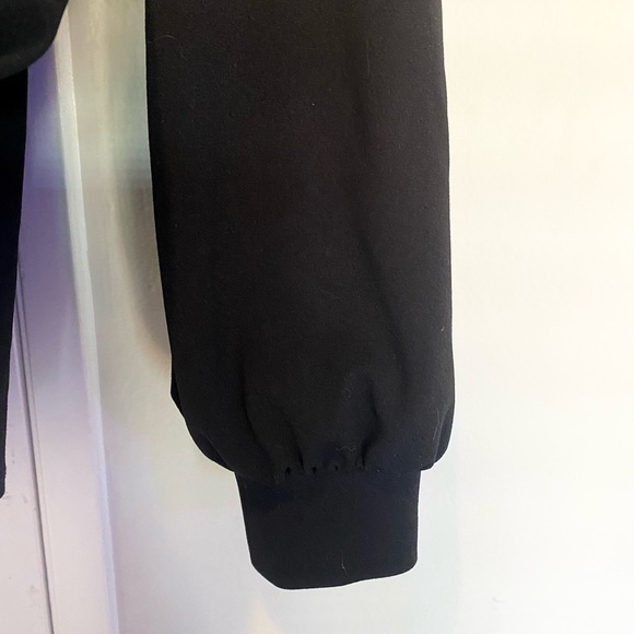 Express round neck long puff sleeved top in black! - Picture 4 of 6